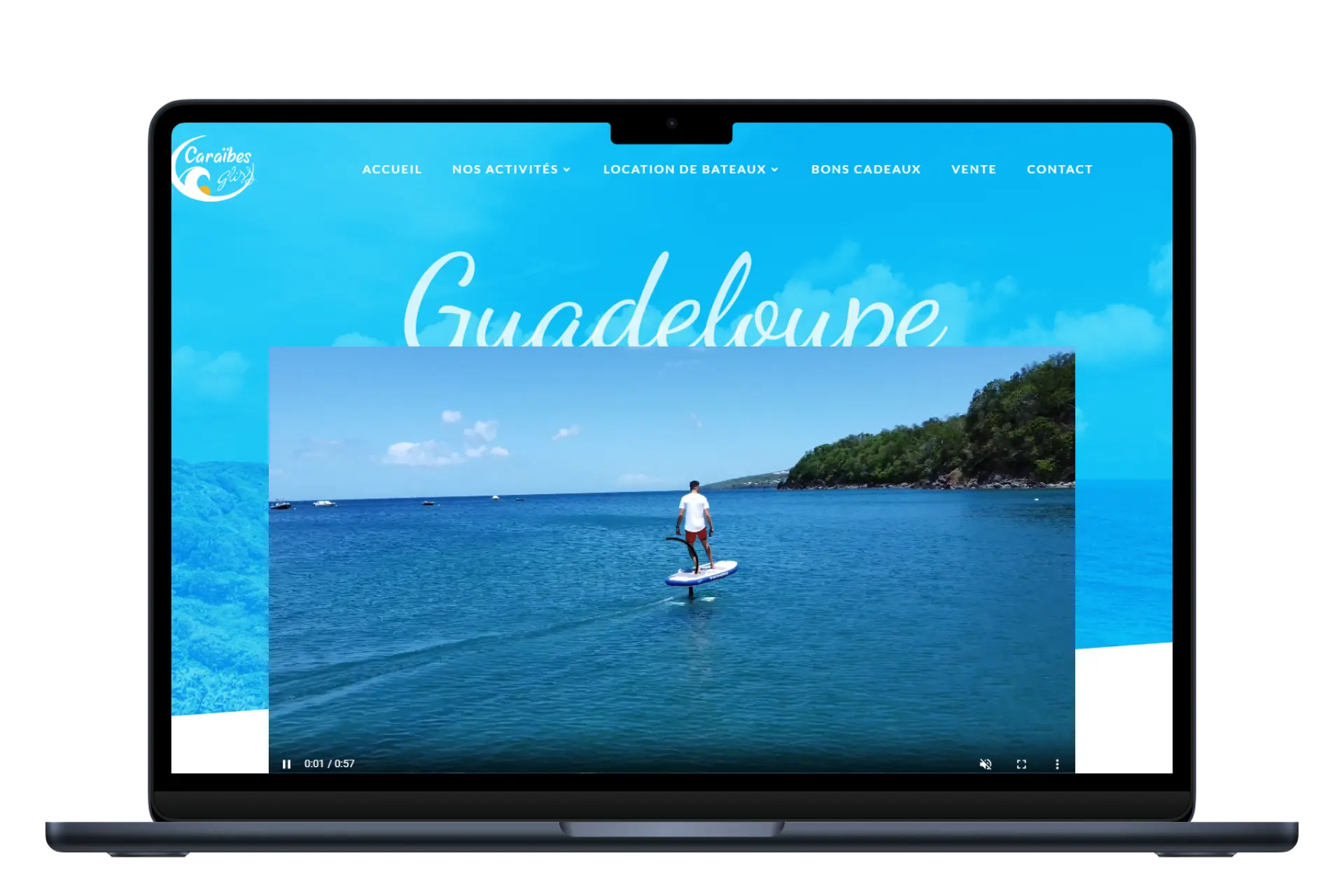 Page d’accueil de Caraibes Gliss présentant ses activités nautiques en Guadeloupe